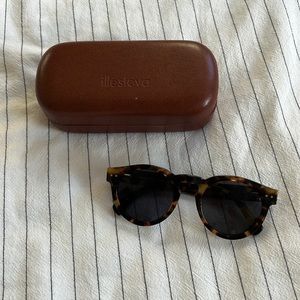 Illesteva Leonard Sunglasses in Tortoise